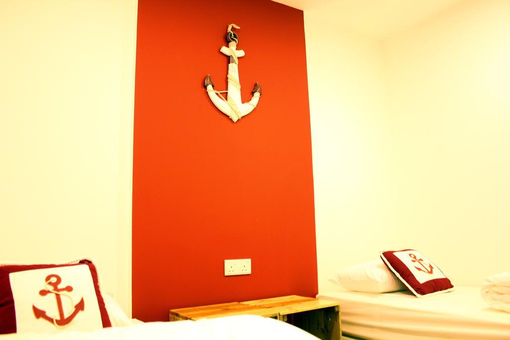 Roof Talk Theme Hostel Johor Bahru Kültér fotó