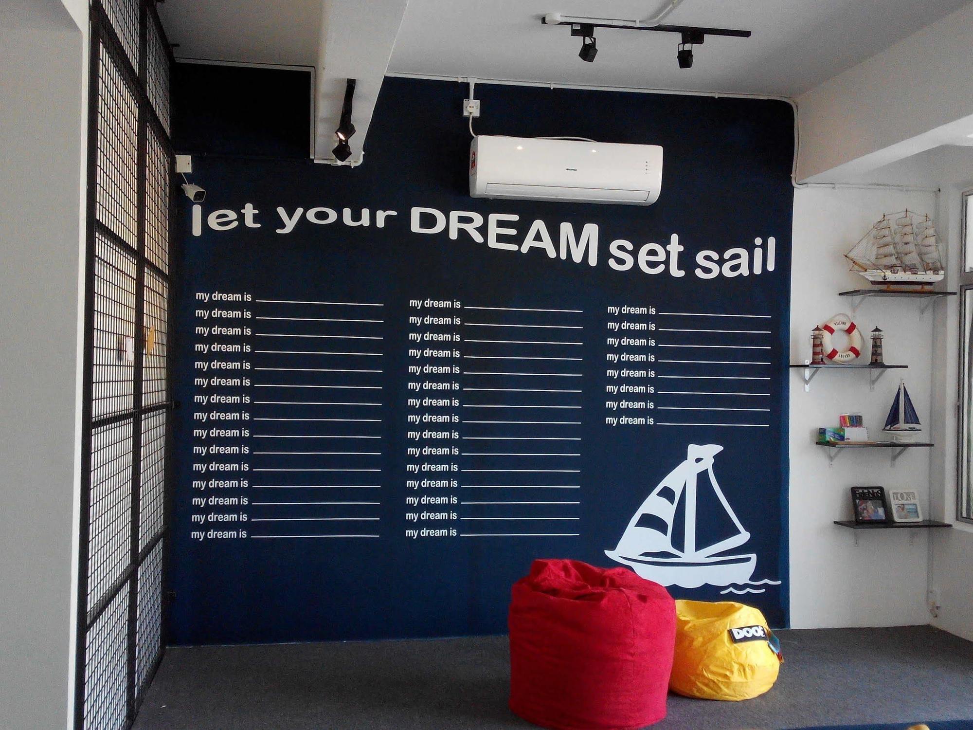 Roof Talk Theme Hostel Johor Bahru Kültér fotó